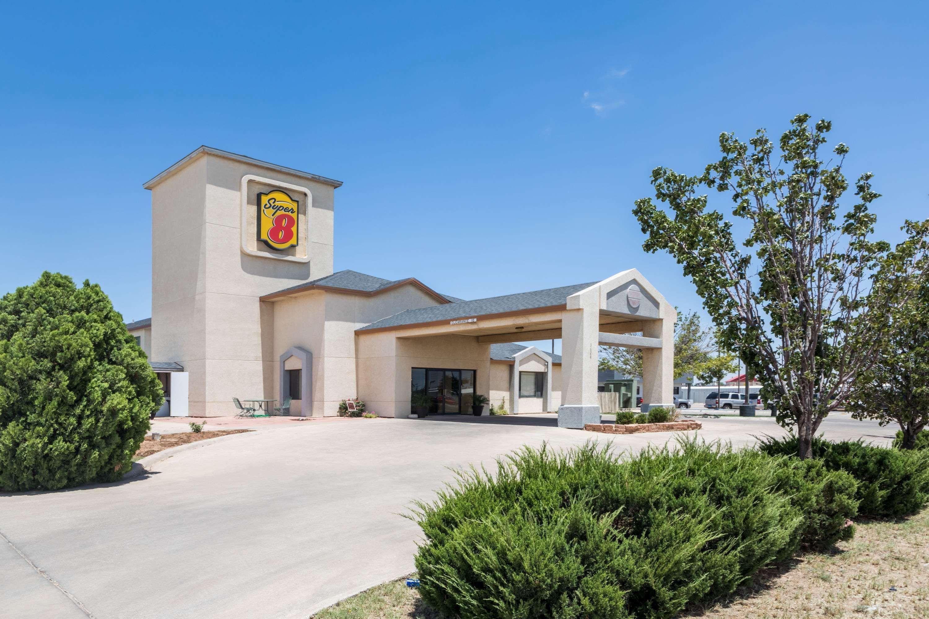 Super 8 By Wyndham Midland Motel Bagian luar foto