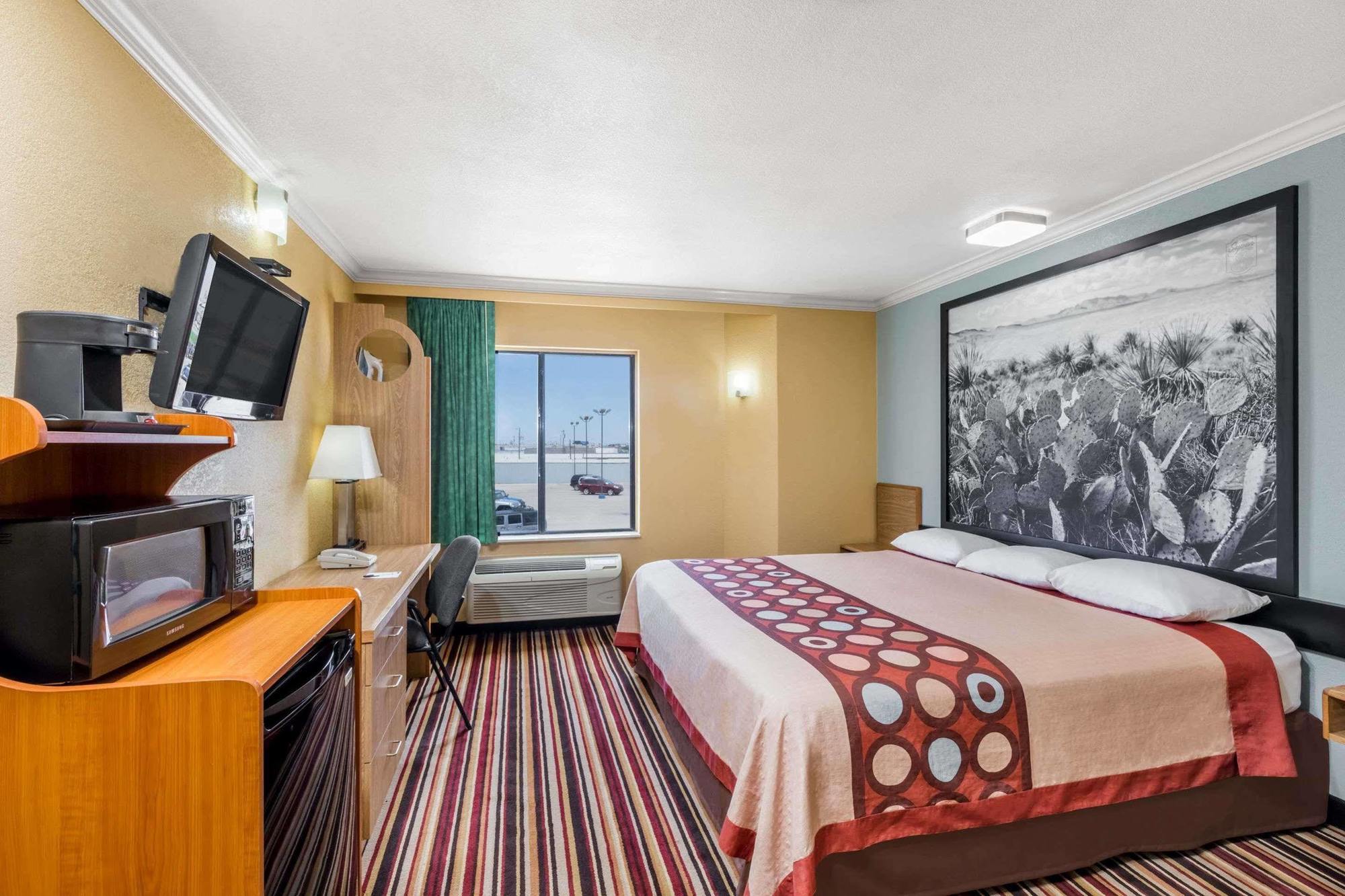 Super 8 By Wyndham Midland Motel Bagian luar foto