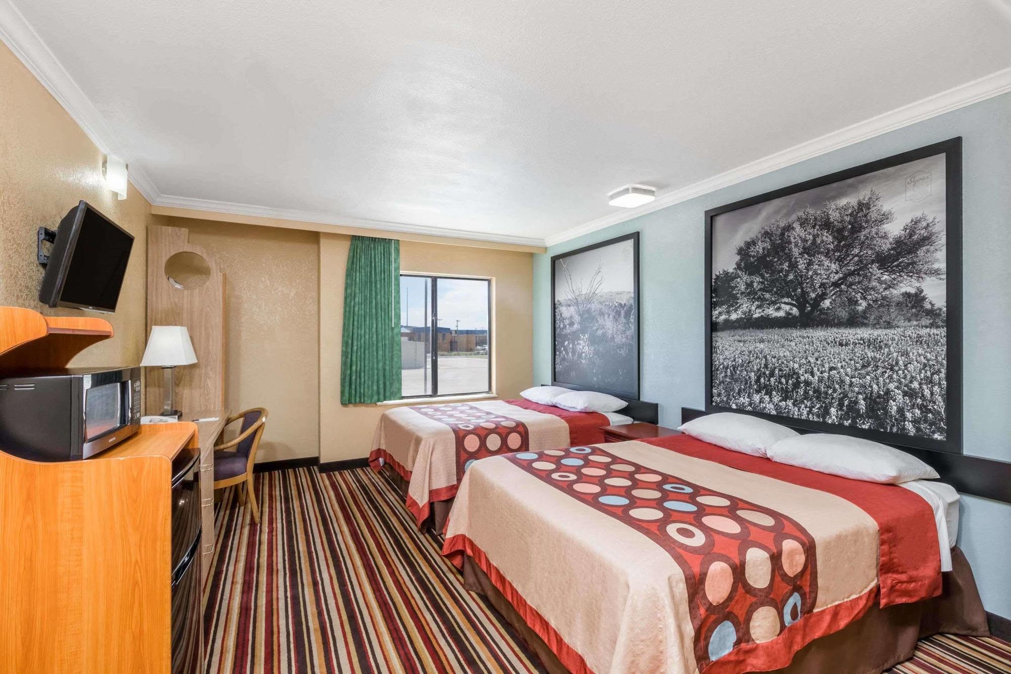 Super 8 By Wyndham Midland Motel Bagian luar foto